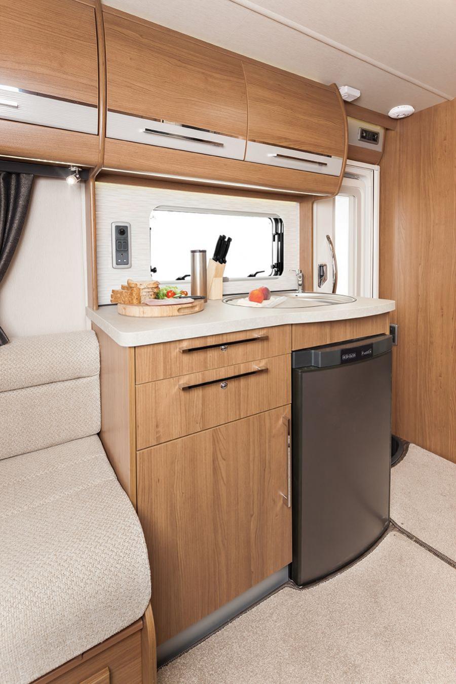 Интерьер Auto-Trail Apache 634 2014 года  (фото 6 из 6)